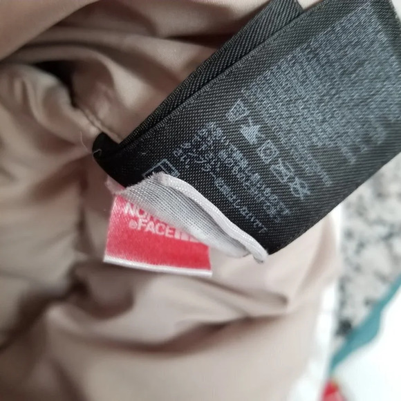 THE North Face White Goose Down Puffer Vest Nuptse M - Picture 13 of 15